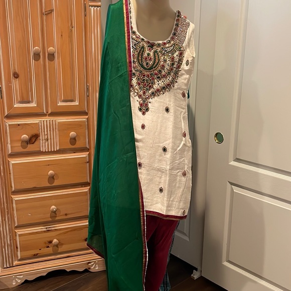 Pure Silk Suit - Picture 1 of 5